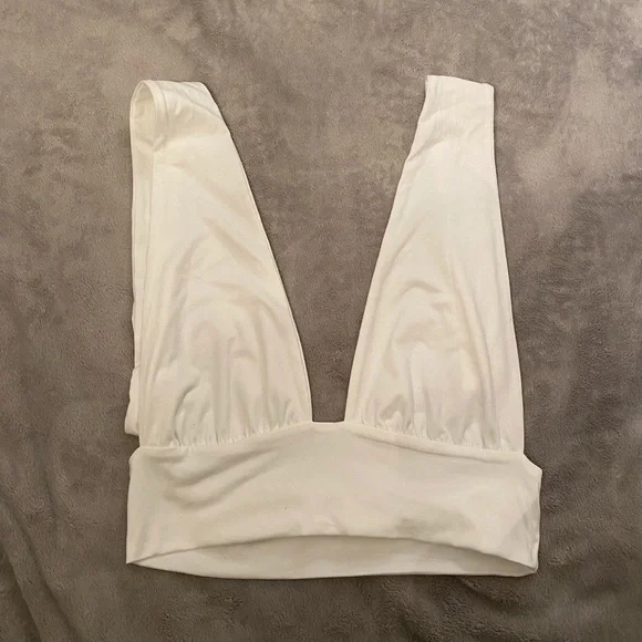 SHEIN white halter top 🍋‍🟩 - Picture 4 of 7
